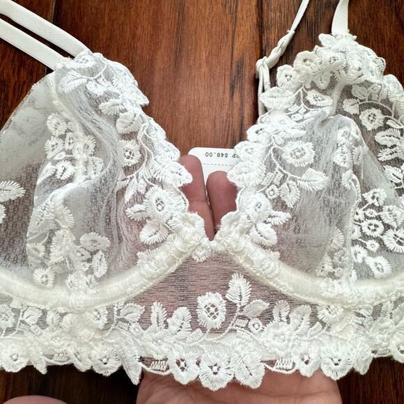 NWT Free People Intimately Bundle - White Veronica & Berry Triangle UW Bras 32A - Picture 9 of 12